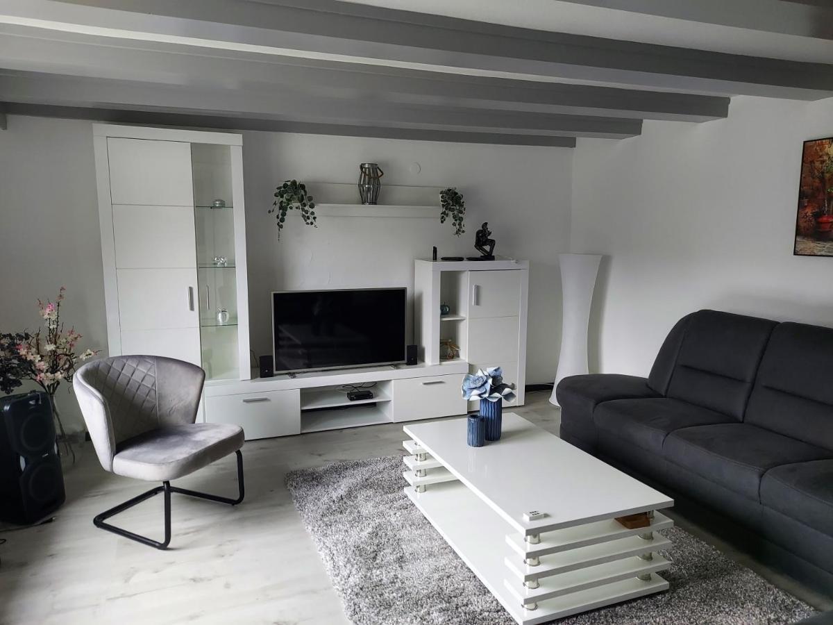Familyhome Lopora Medebach Eksteriør billede
